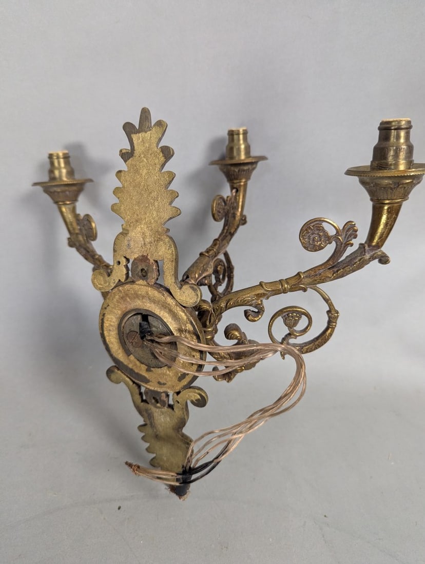 Vintage Rococo Revival Three-Arm Wall Sconce Ornate Antique Lighting Collector's Piece - 7