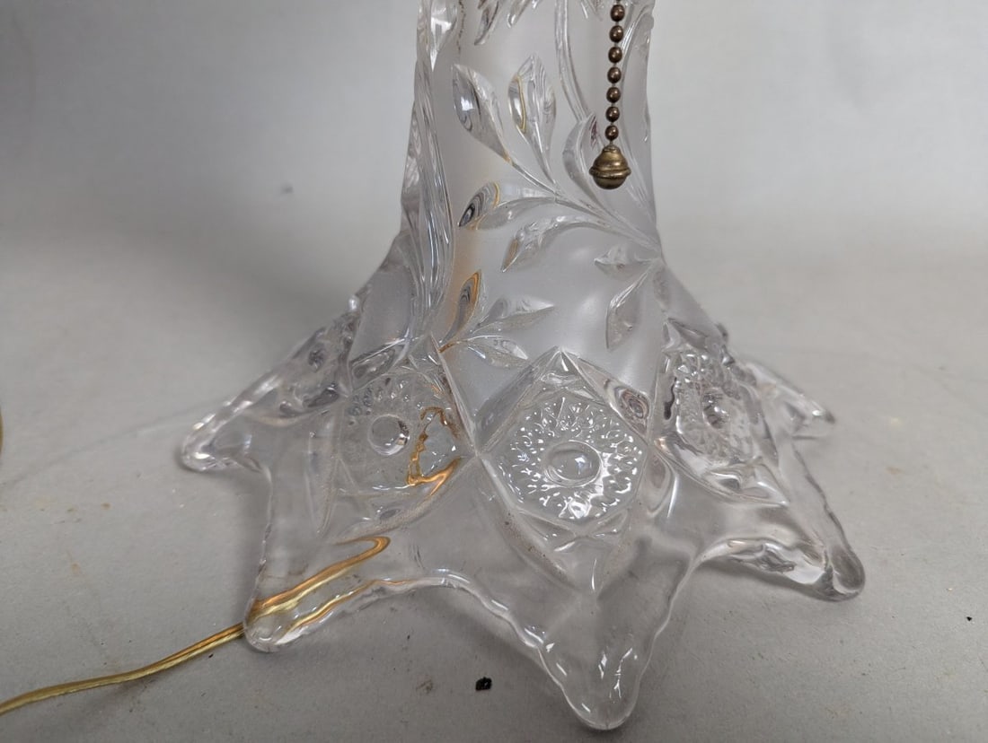 EAPG Pressed Glass Table Lamp Antique Vintage Design Functioning Light Fixture - 3