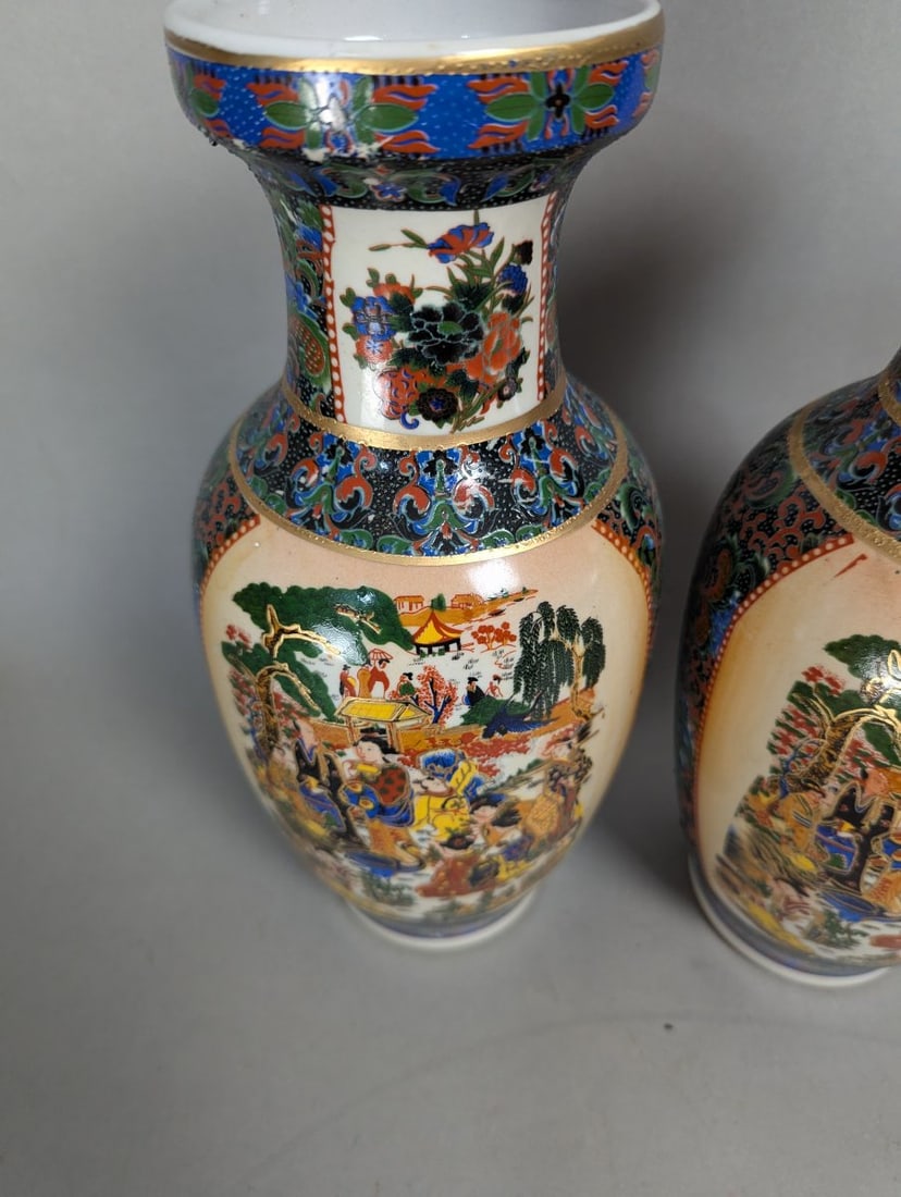 Exquisite Pair of Chinese Export Satsuma Style Porcelain Vases Decorative Art - 3
