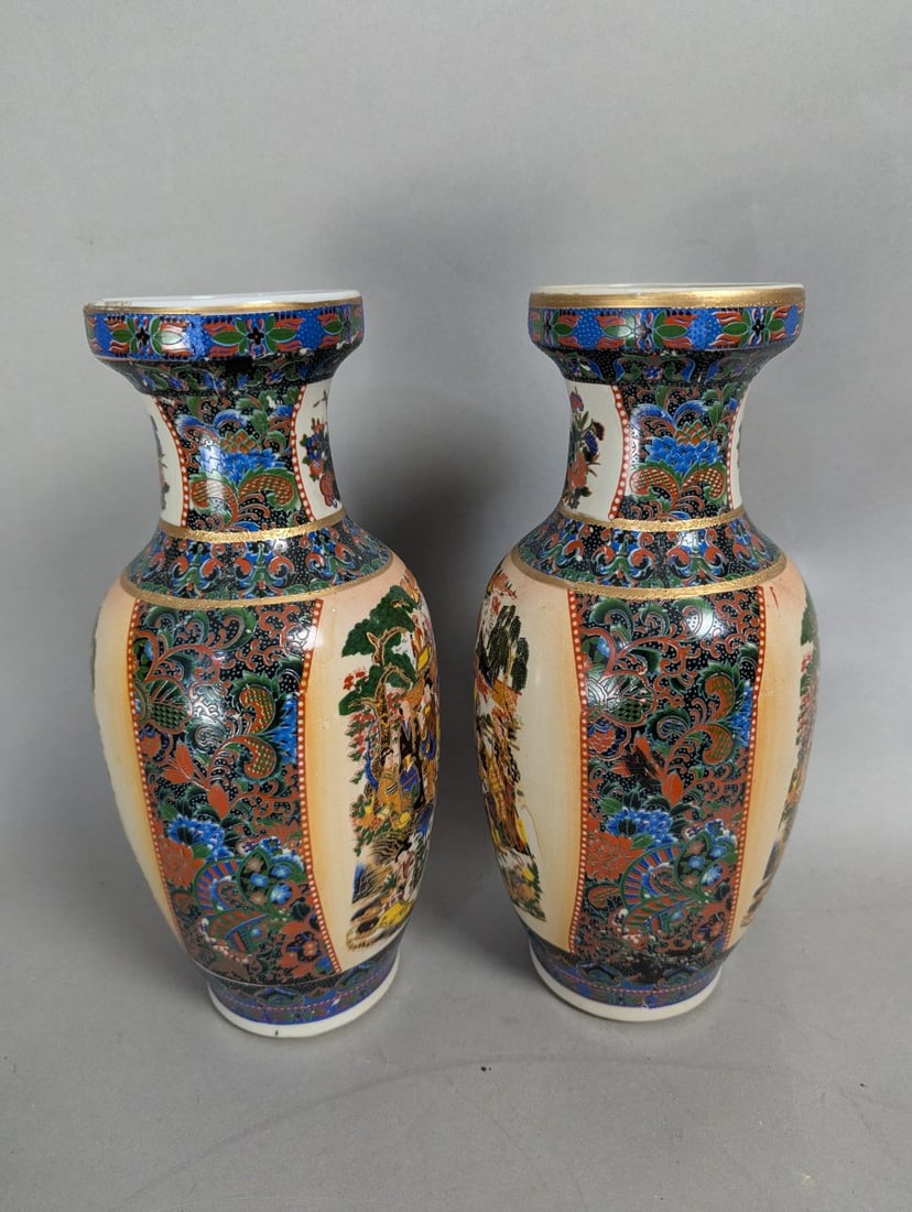 Exquisite Pair of Chinese Export Satsuma Style Porcelain Vases Decorative Art - 4
