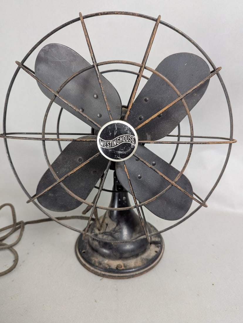 Vintage Westinghouse 12-Inch Oscillating Desk Fan Retro Home Decor Collectible: **Important** Please read below description on how to avoid high shipping costs. Up for auction is a vintage Westinghouse 12-inch oscillating desk fan that works on all speeds and oscillates smoothly.