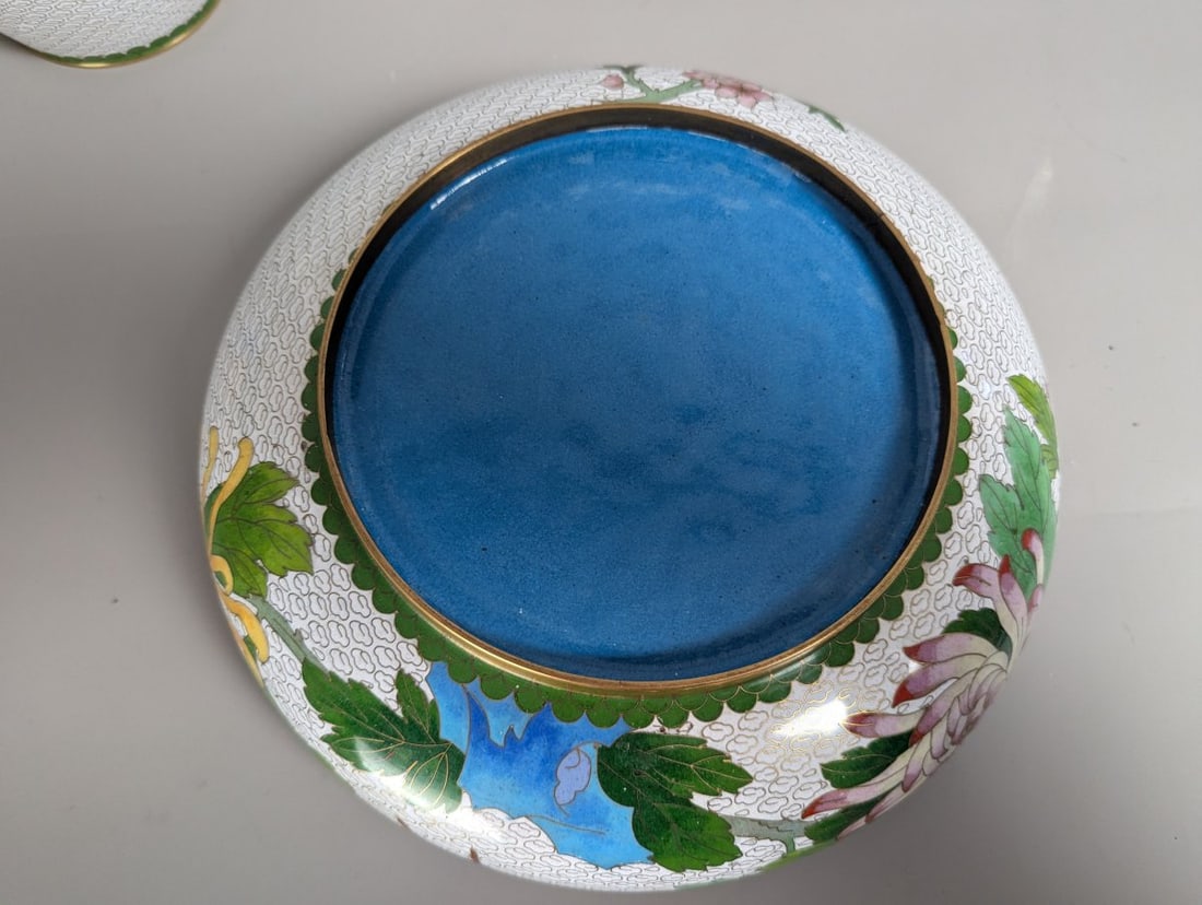 Elegant Chinese Cloisonne 3-Piece Garniture Set with Colorful Floral Motifs - 8