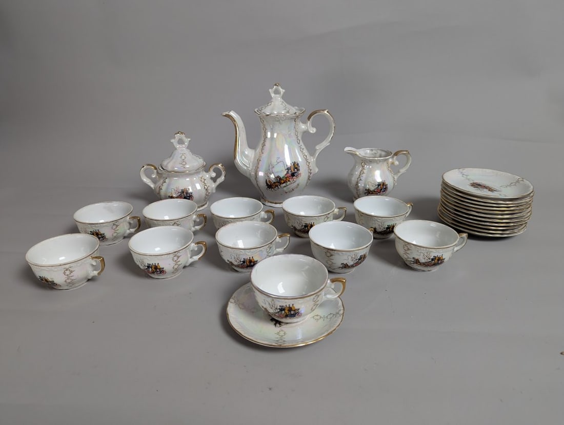Veritable Porcelaine Vintage Italian Coffee and Tea Service Set with Gold Trim (1 of 7)