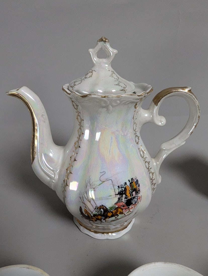 Veritable Porcelaine Vintage Italian Coffee and Tea Service Set with Gold Trim - 4