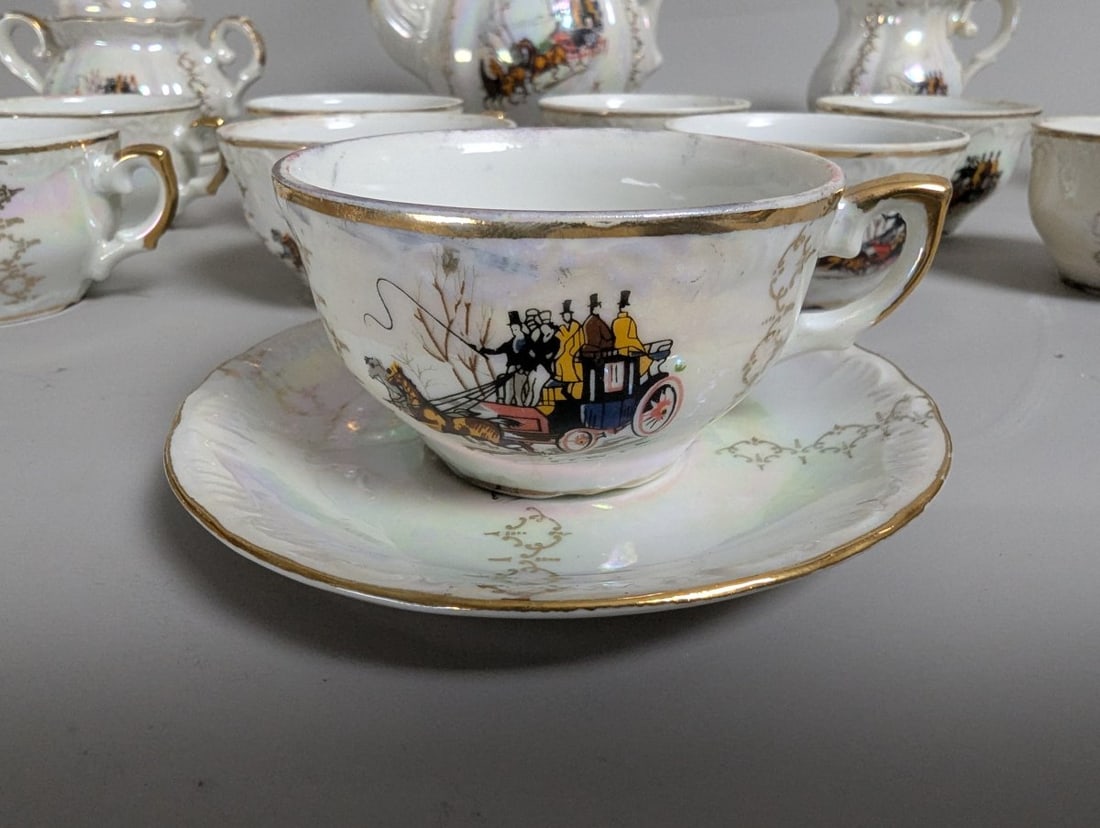 Veritable Porcelaine Vintage Italian Coffee and Tea Service Set with Gold Trim - 5