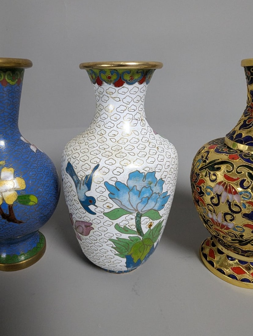 Stunning Collection of Vintage Chinese Cloisonne Vases with Unique Motifs and Designs - 4