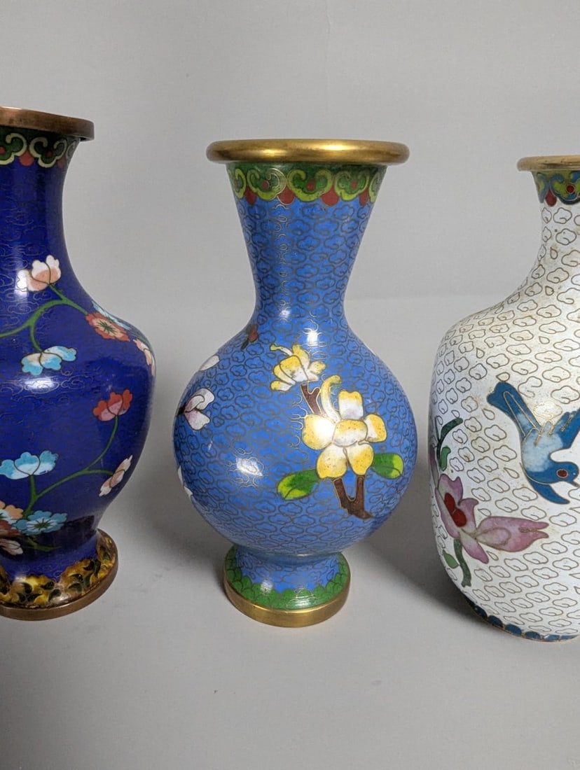 Stunning Collection of Vintage Chinese Cloisonne Vases with Unique Motifs and Designs - 5