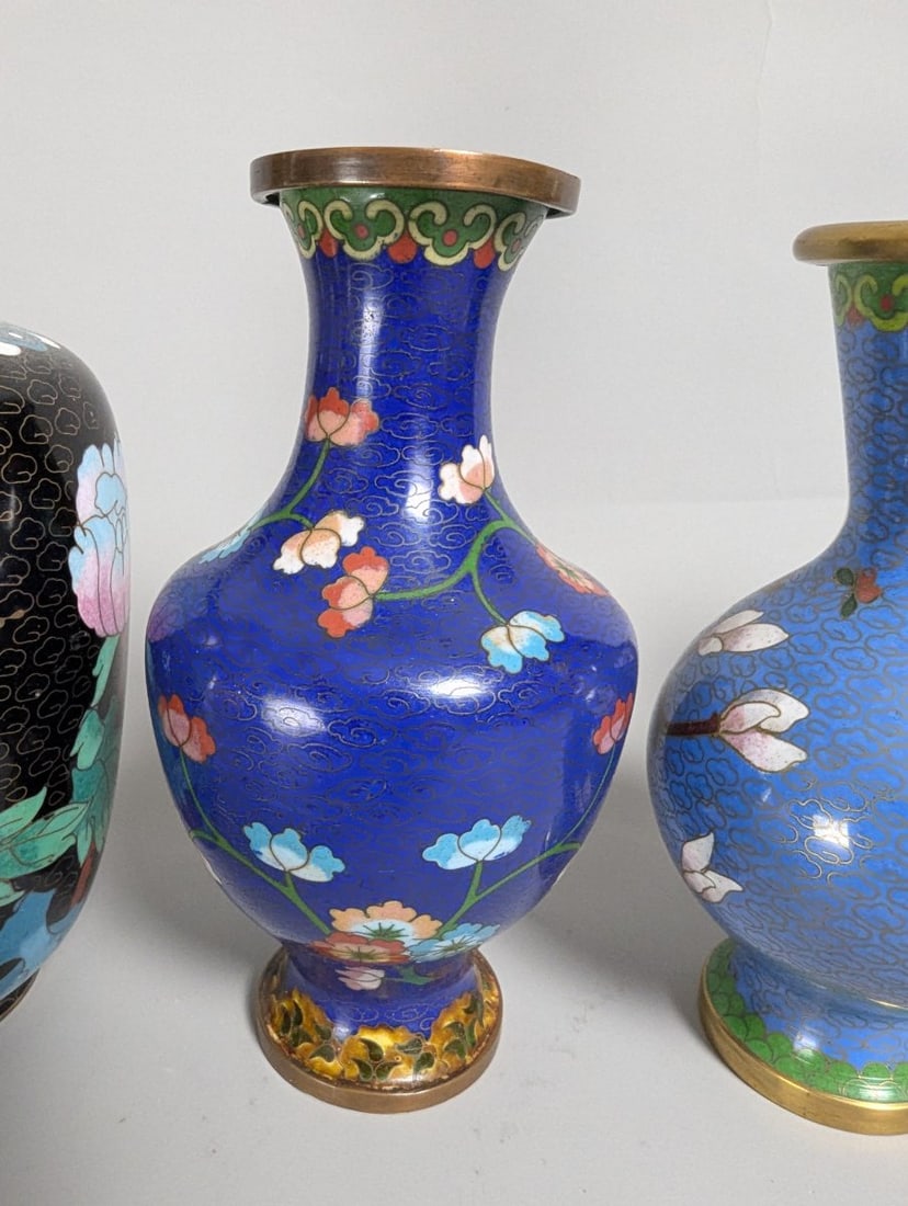 Stunning Collection of Vintage Chinese Cloisonne Vases with Unique Motifs and Designs - 6