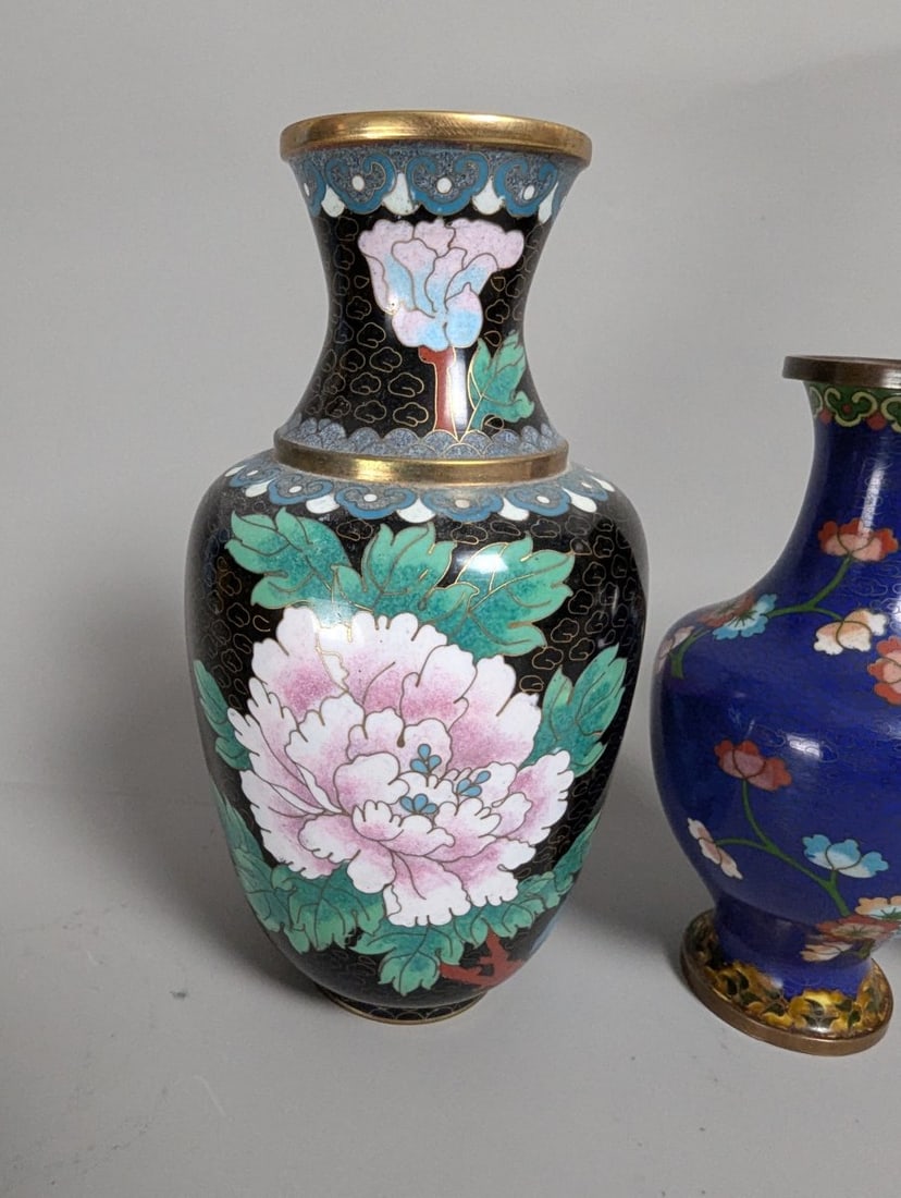 Stunning Collection of Vintage Chinese Cloisonne Vases with Unique Motifs and Designs - 7