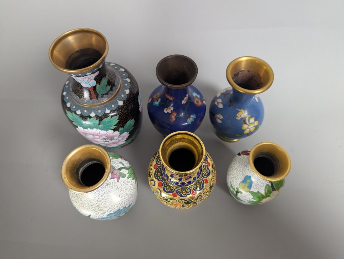 Stunning Collection of Vintage Chinese Cloisonne Vases with Unique Motifs and Designs - 8