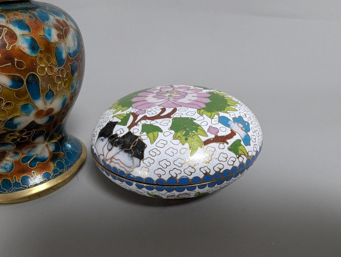 Vintage Chinese Cloisonne Urn by Jingfa 6 High Decorative Art Piece - 7