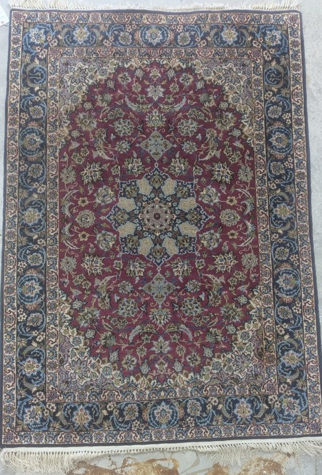 Vintage Hand-Knotted Persian Isphahan Rug Beautiful Floral Design Silk Foundation c. 1960 (1 of 10)