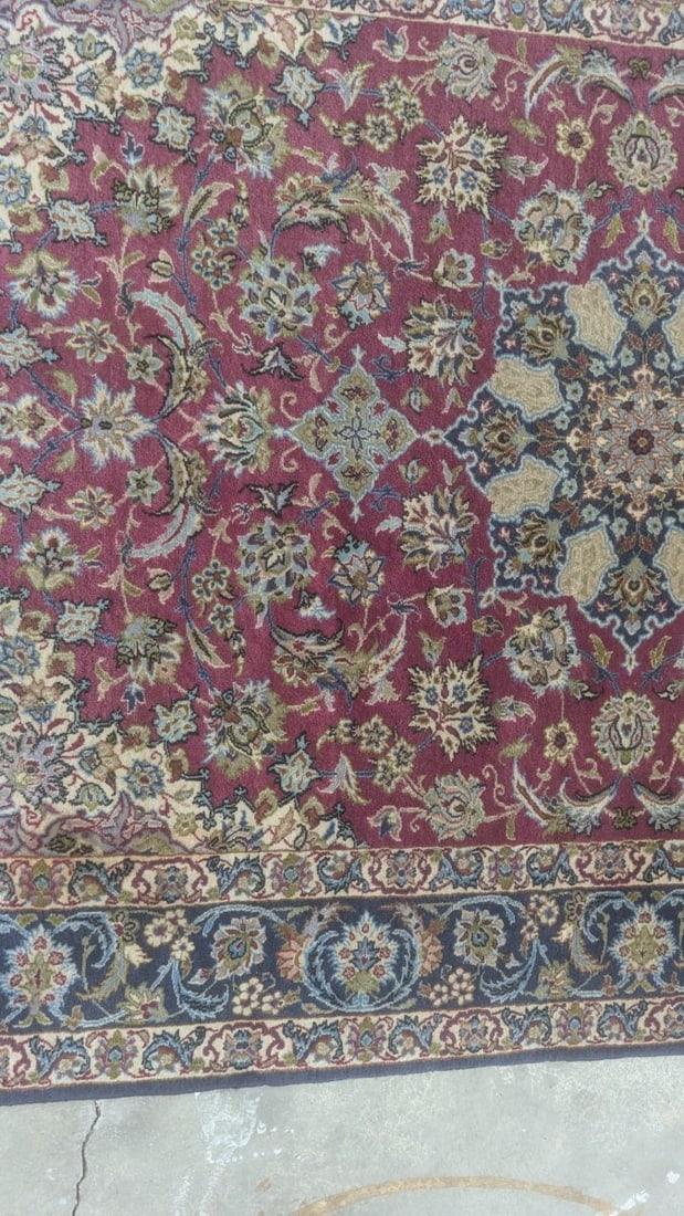 Vintage Hand-Knotted Persian Isphahan Rug Beautiful Floral Design Silk Foundation c. 1960 - 4
