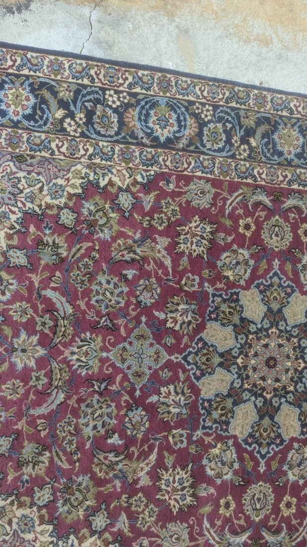 Vintage Hand-Knotted Persian Isphahan Rug Beautiful Floral Design Silk Foundation c. 1960 - 5