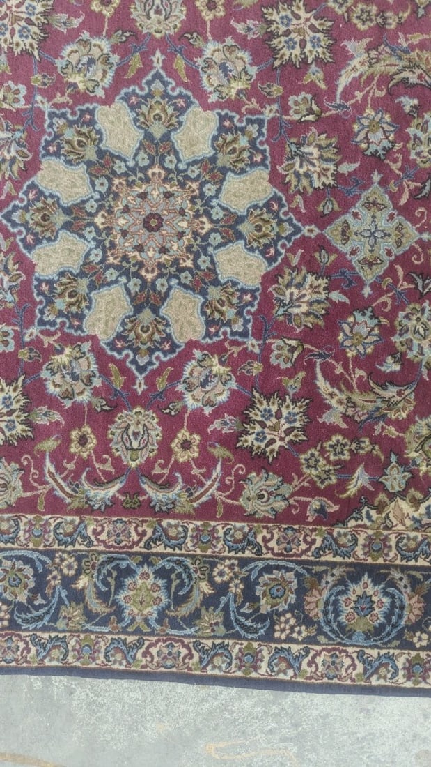Vintage Hand-Knotted Persian Isphahan Rug Beautiful Floral Design Silk Foundation c. 1960 - 7