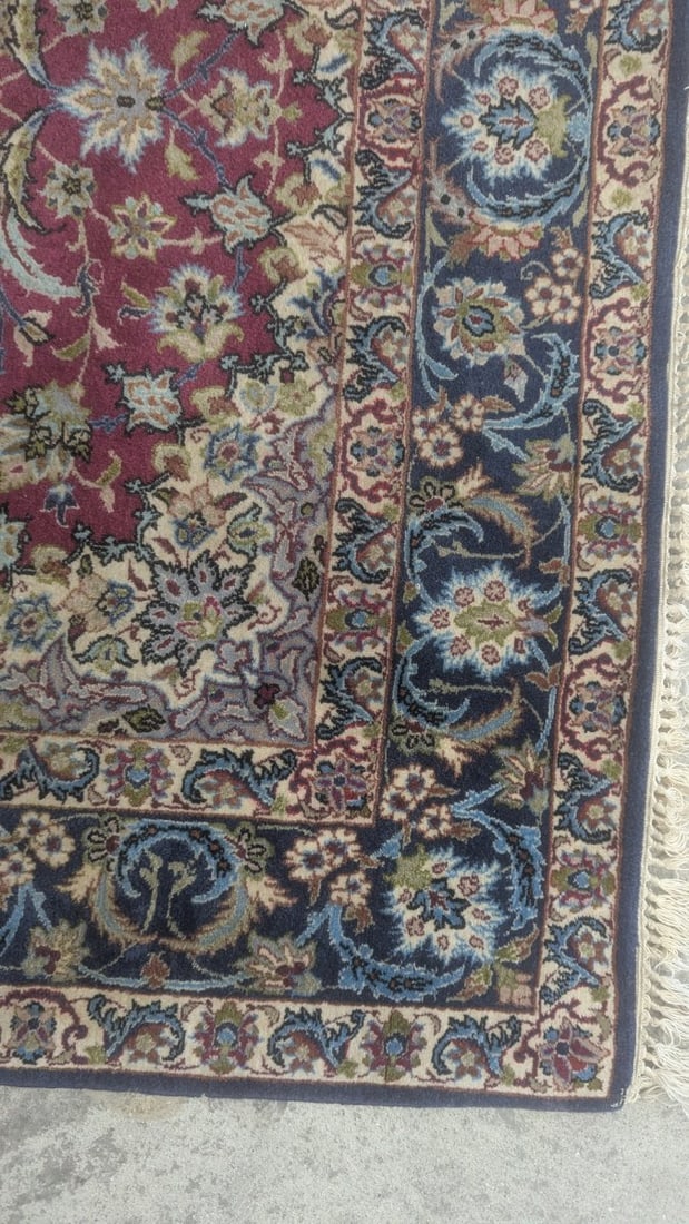 Vintage Hand-Knotted Persian Isphahan Rug Beautiful Floral Design Silk Foundation c. 1960 - 8