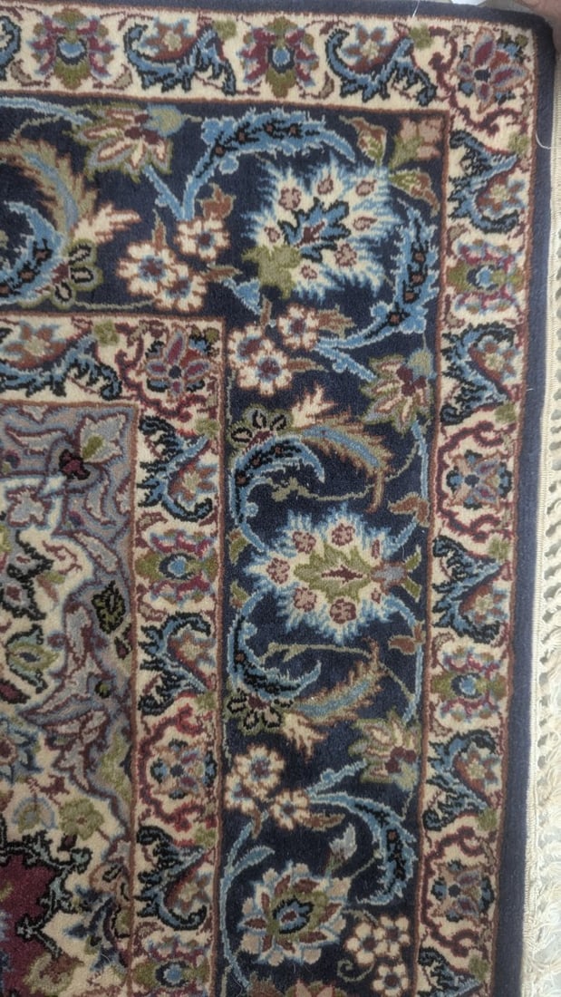 Vintage Hand-Knotted Persian Isphahan Rug Beautiful Floral Design Silk Foundation c. 1960 - 9