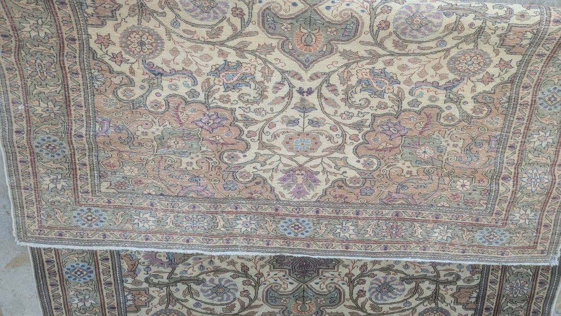 Vintage Turkish Hereke Carpet Ivory Background Hand-Knotted Art Decor c. 1940 - 11