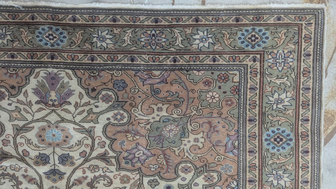 Vintage Turkish Hereke Carpet Ivory Background Hand-Knotted Art Decor c. 1940 - 4
