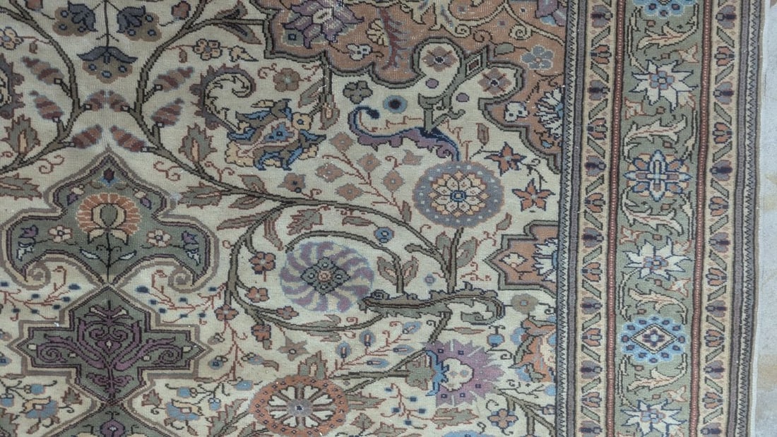Vintage Turkish Hereke Carpet Ivory Background Hand-Knotted Art Decor c. 1940 - 5