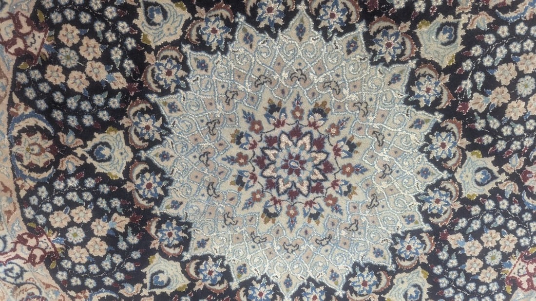 Fine Quality Vintage Persian Nain Handmade Circular Rug with Silk Highlights c. 1960 - 3