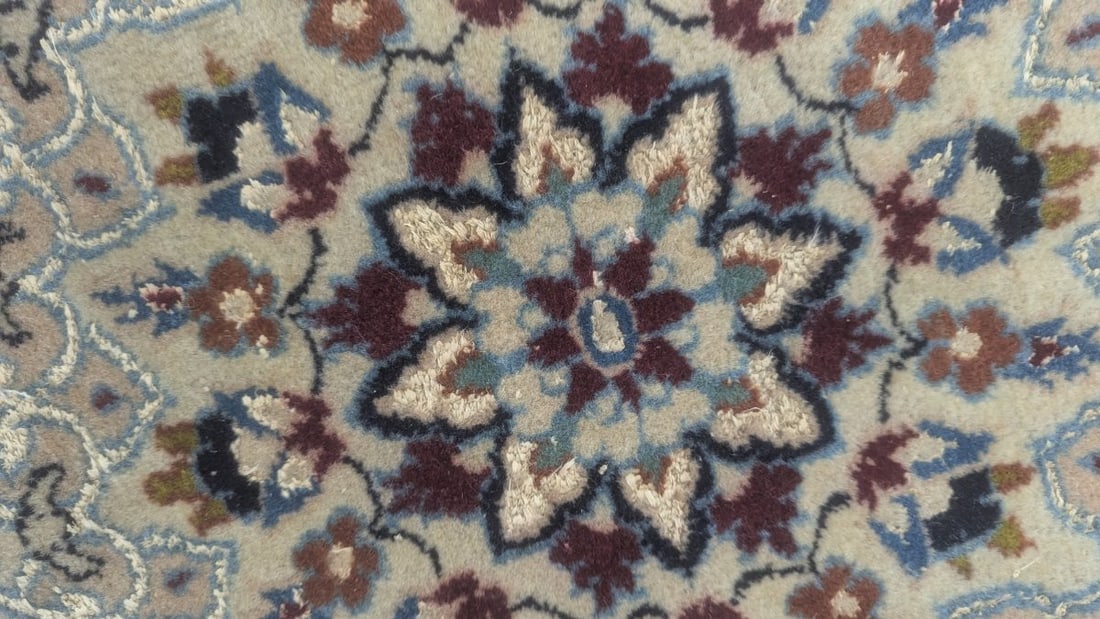 Fine Quality Vintage Persian Nain Handmade Circular Rug with Silk Highlights c. 1960 - 8
