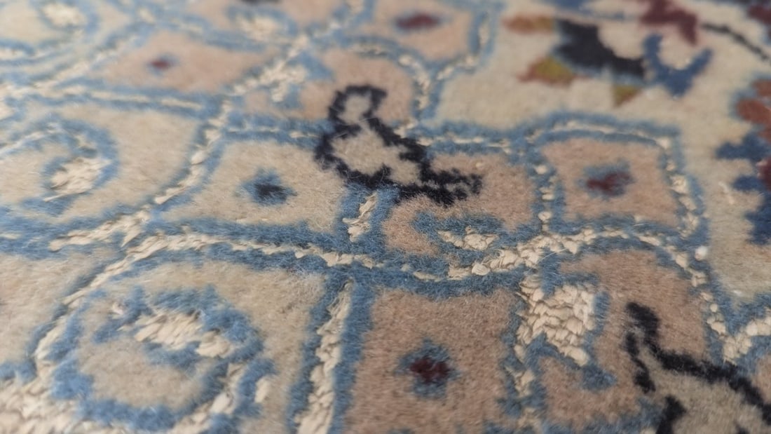 Fine Quality Vintage Persian Nain Handmade Circular Rug with Silk Highlights c. 1960 - 9