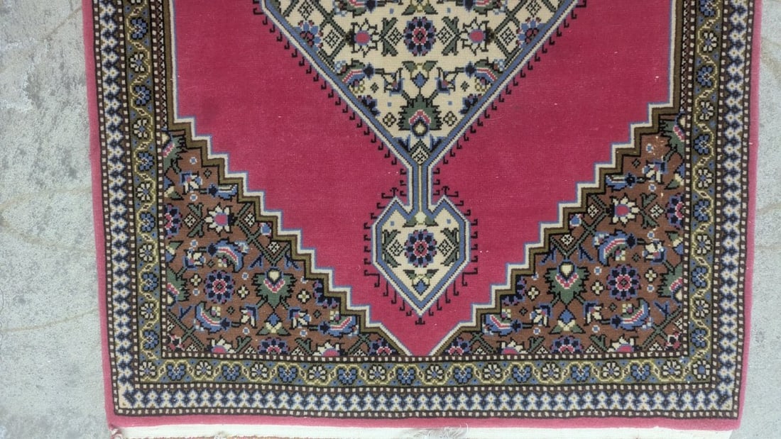 Vintage Persian Qom Medallion Rug Rare Pink Field Handmade c. 1970 Beautiful Accent Piece - 2
