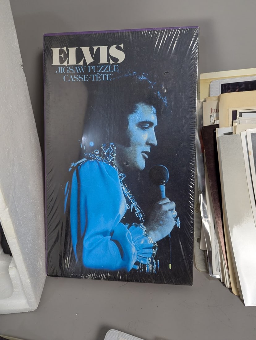 Large Lot of Elvis Presley Memorabilia Includes Jigsaw Puzzle and Collectibles - 3