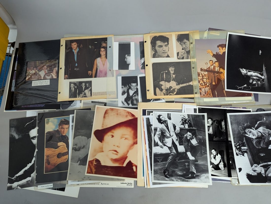 Large Lot of Elvis Presley Memorabilia Includes Jigsaw Puzzle and Collectibles - 5