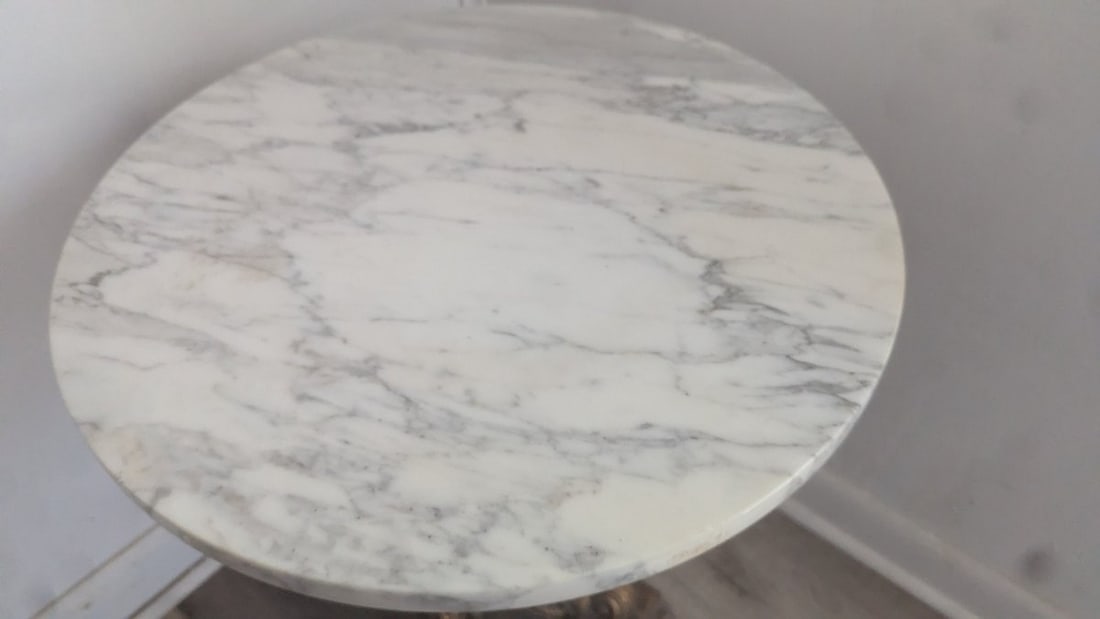 Vintage Italianate Marble Top Pedestal Side Table Ornate Cast Metal Base Neoclassical Style - 2