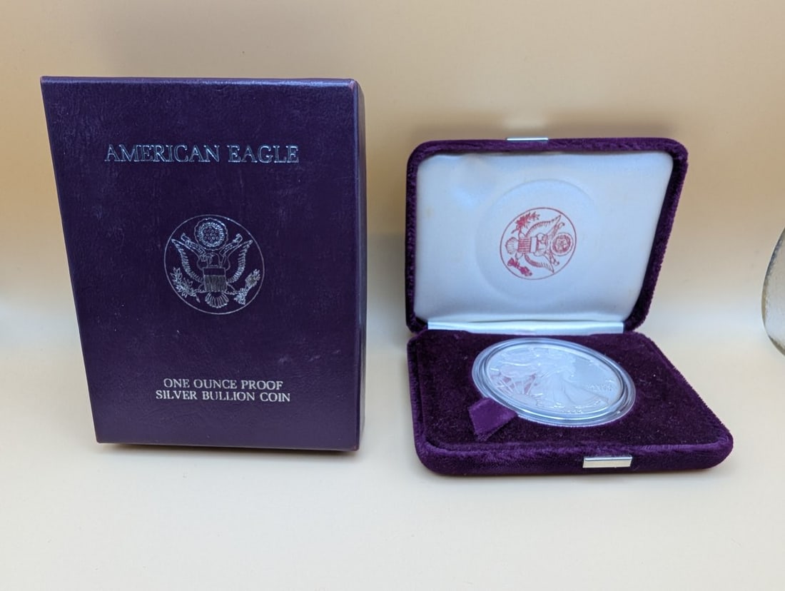 1986-S American Eagle Silver Proof Dollar Coin by Adolph A. Weinman - Excellent Condition: **Important** Please read below description on how to avoid high shipping costs. Up for bid is a stunning 1986-S American Eagle One Ounce Silver Proof Dollar Coin, expertly crafted by the United State