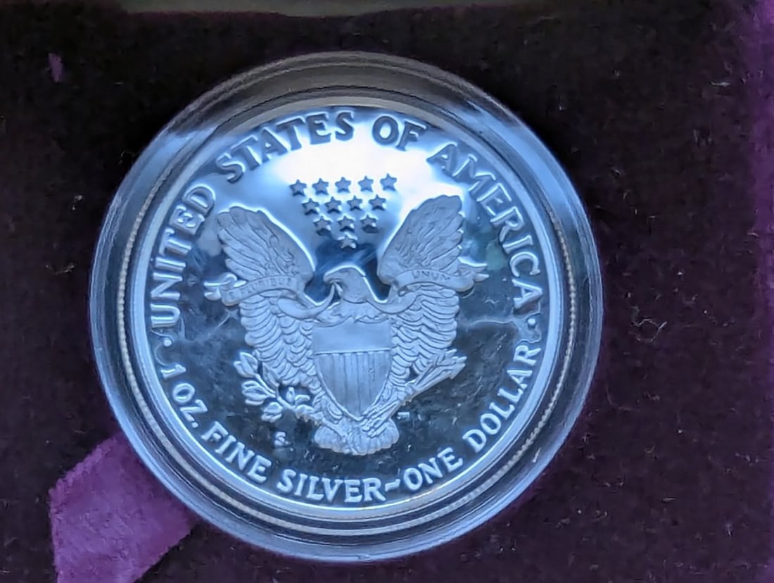 1986-S American Eagle Silver Proof Dollar Coin by Adolph A. Weinman - Excellent Condition - 3