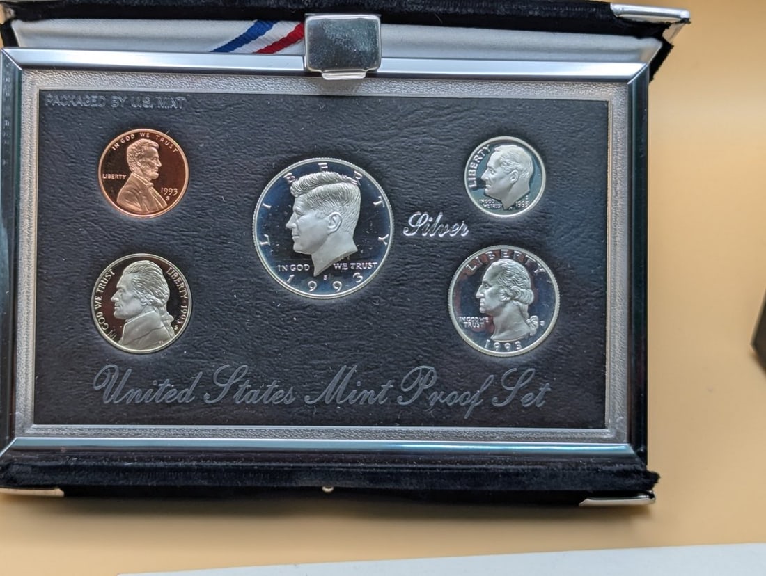 1993 United States Mint Premier Silver Proof Set - Grade: New / Mint - 2
