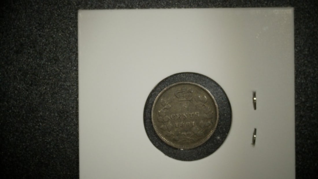1861-H Canada Silver Five Cent Coin Queen Victoria Fine Condition - 2