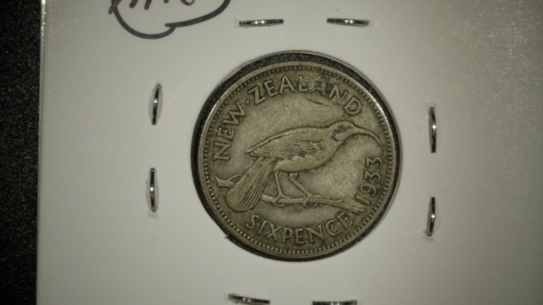 1933 New Zealand Sixpence Coin King George V Huia Bird Very Good Grade - 2