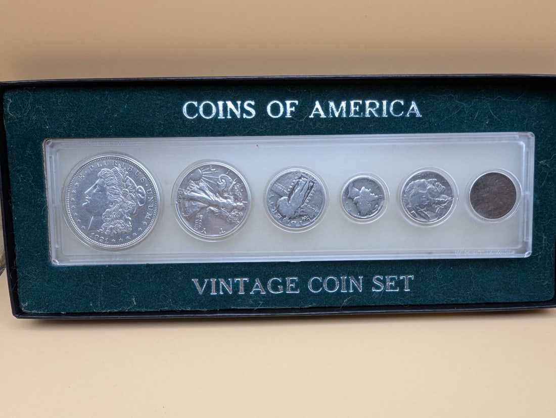 Coins of America Vintage Coin Set with 1921 Morgan Dollar - Good Condition (1 of 4)