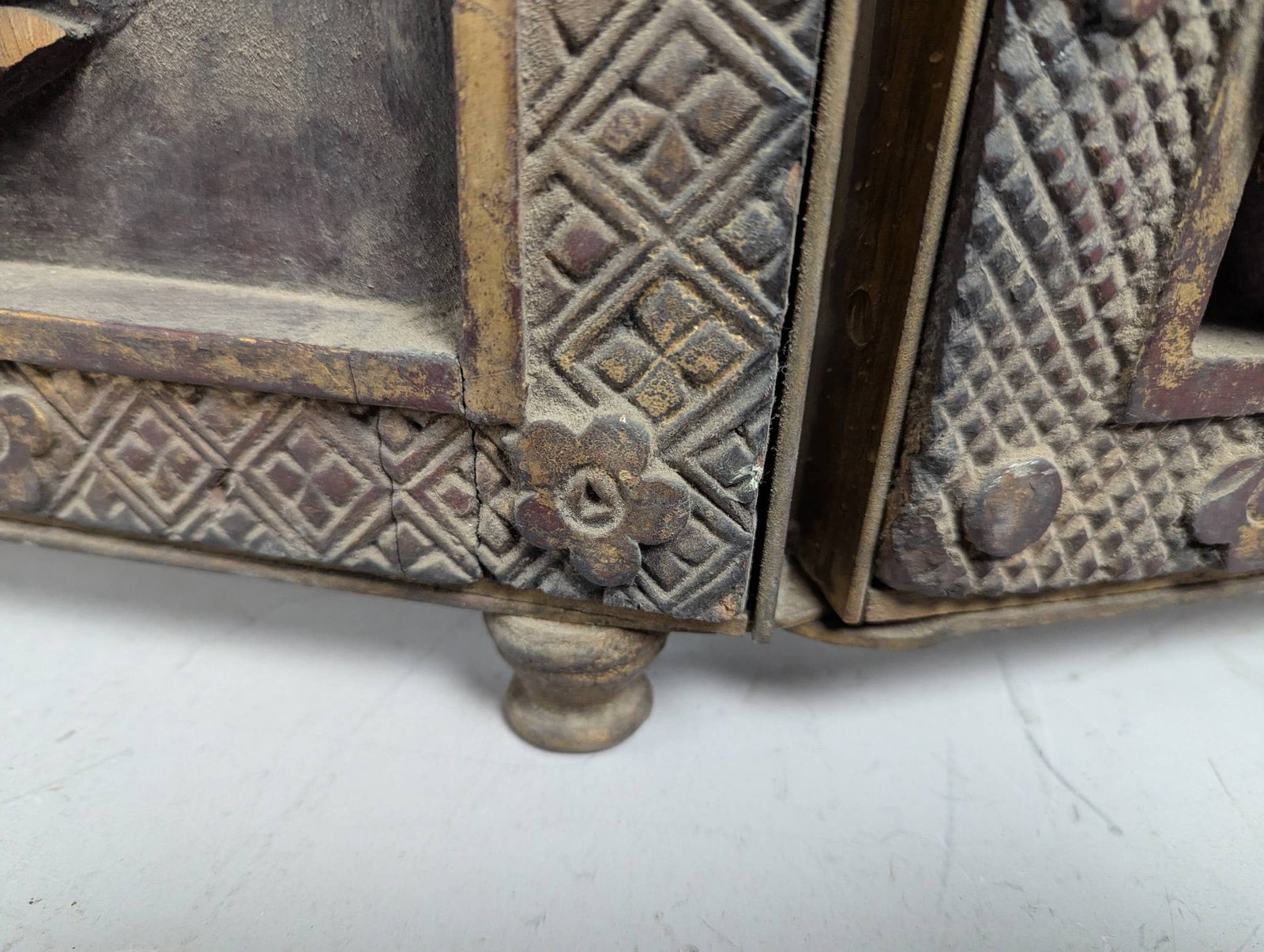 Antique Shitai Chinese Carved Wood Folding Screen with Gilded Relief Panels - 13