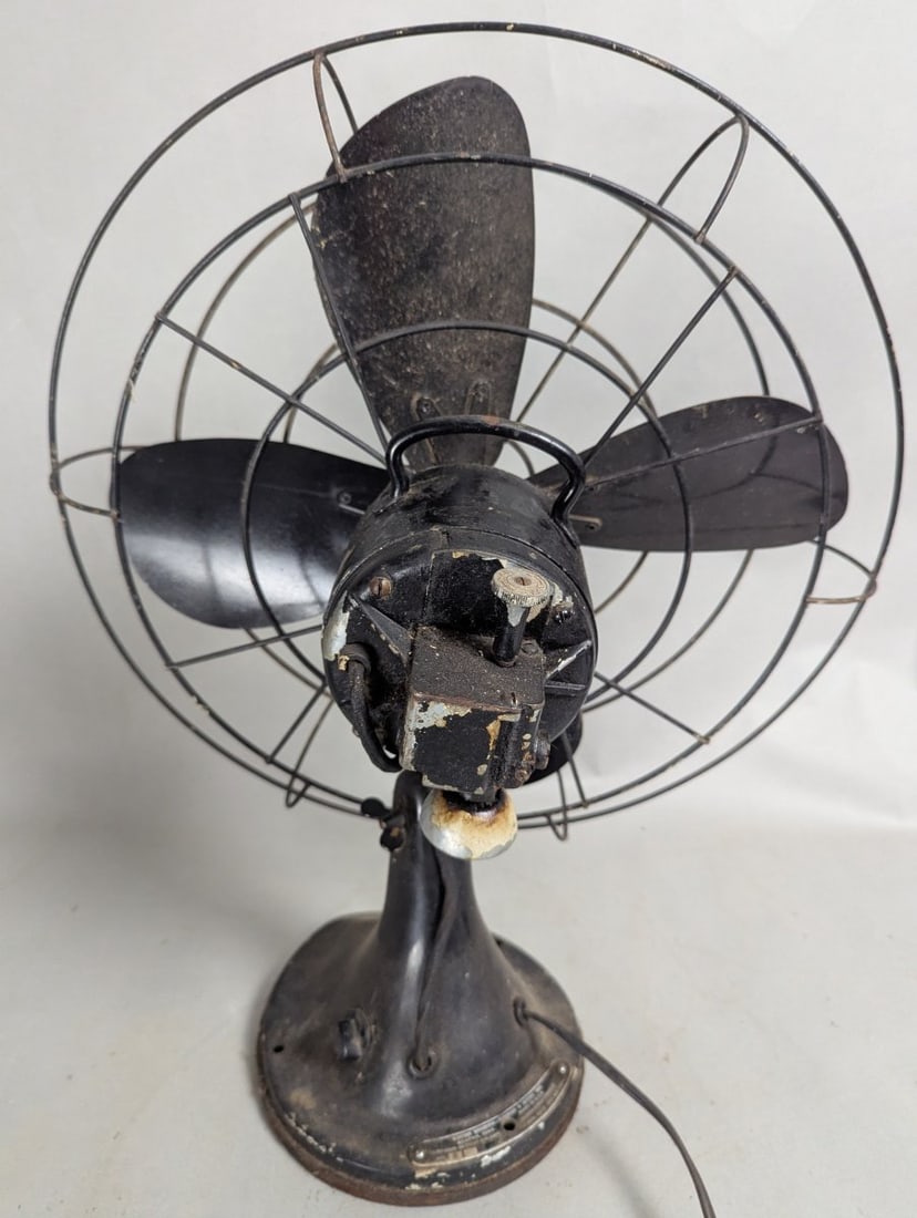 Vintage Hunter Division Robbins & Myers CG16 Oscillating Fan - Classic Design, Functional - 5