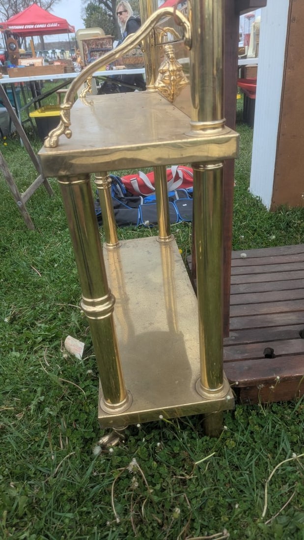 Neoclassical Hollywood Regency Style Brass Hall Tree with Mirror and Decorative Elements - 8