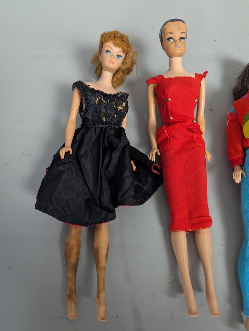 Lot of Vintage Barbie Dolls and Clothes Including Bubblecut Ken and Skipper Collection - 2