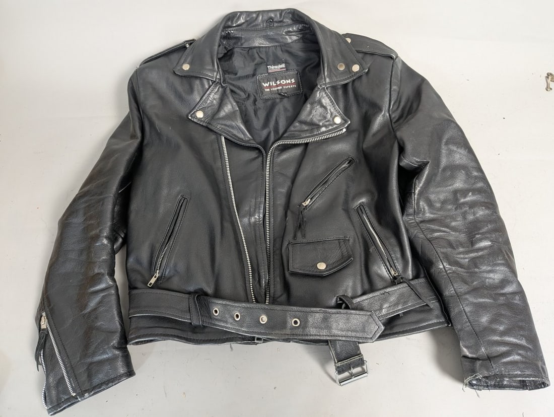 Wilsons Leather Motorcycle Jacket with Thinsulate Lining Biker Style Large: **Important** Please read below description on how to avoid high shipping costs. Up for auction is a classic Wilsons Leather Motorcycle Jacket featuring a warm Thinsulate lining, designed for riders