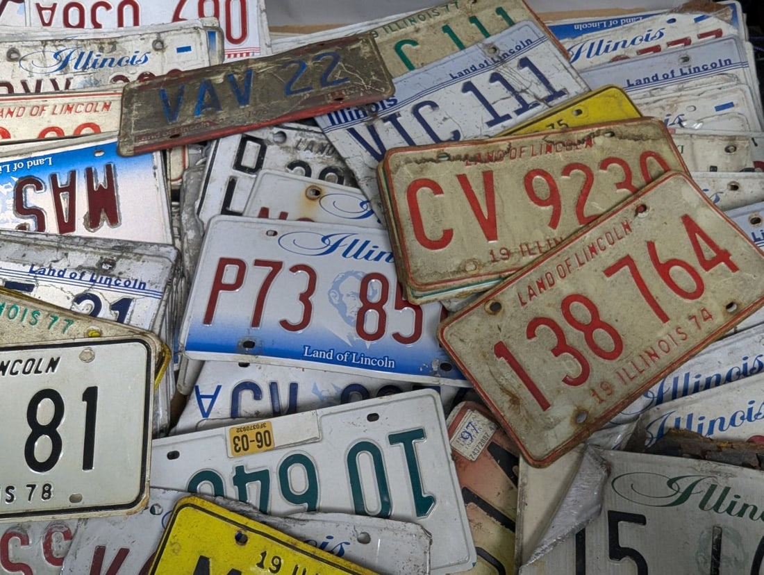 Huge Lot of Assorted Illinois License Plates Vintage Modern Craft Decor 190 Plates - 9