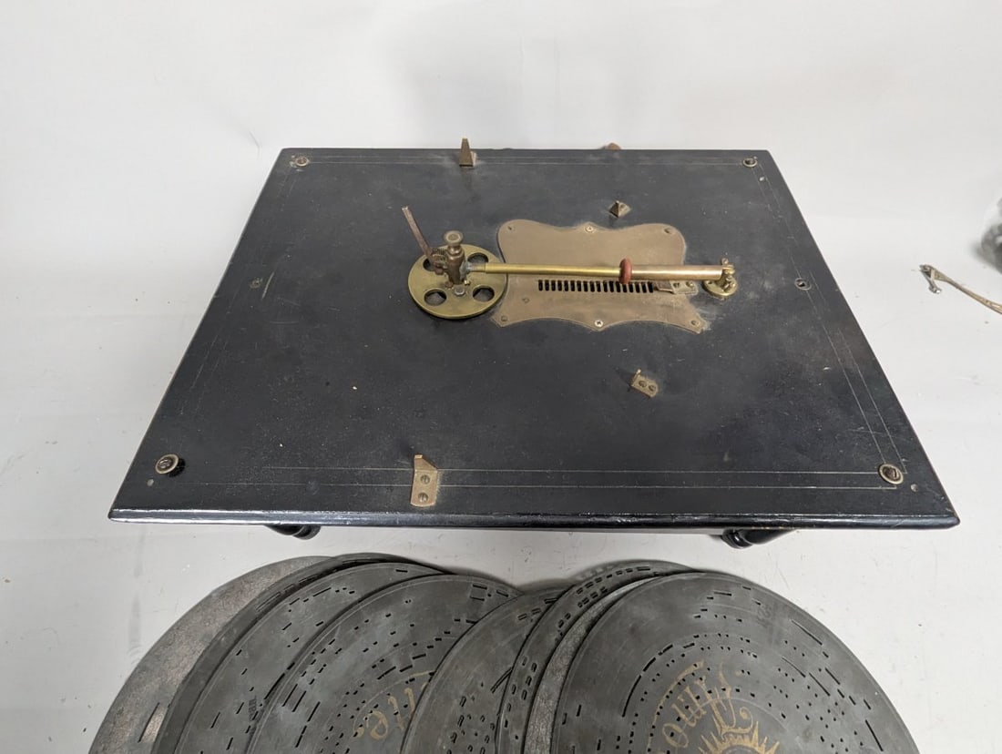 Antique Amorette Disc Music Box by Peters & Co with 10 Vintage Metal Discs - 3