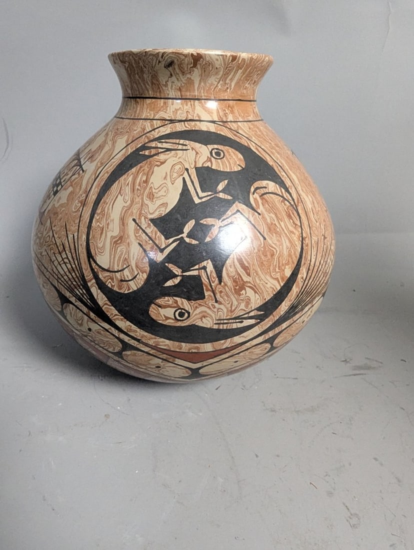 Thomas Polacca Hopi-Tewa Marbled Clay Pottery Vase Unique Lizard Design Collector's Item - 3