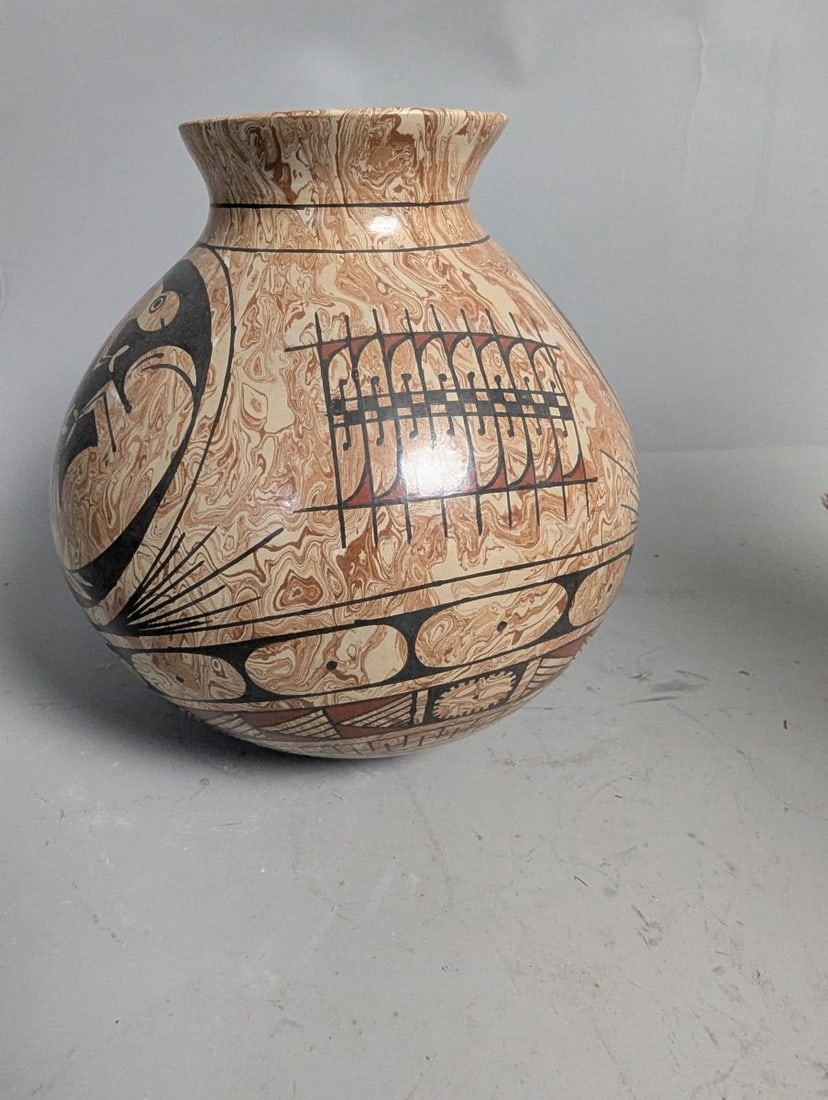 Thomas Polacca Hopi-Tewa Marbled Clay Pottery Vase Unique Lizard Design Collector's Item - 4