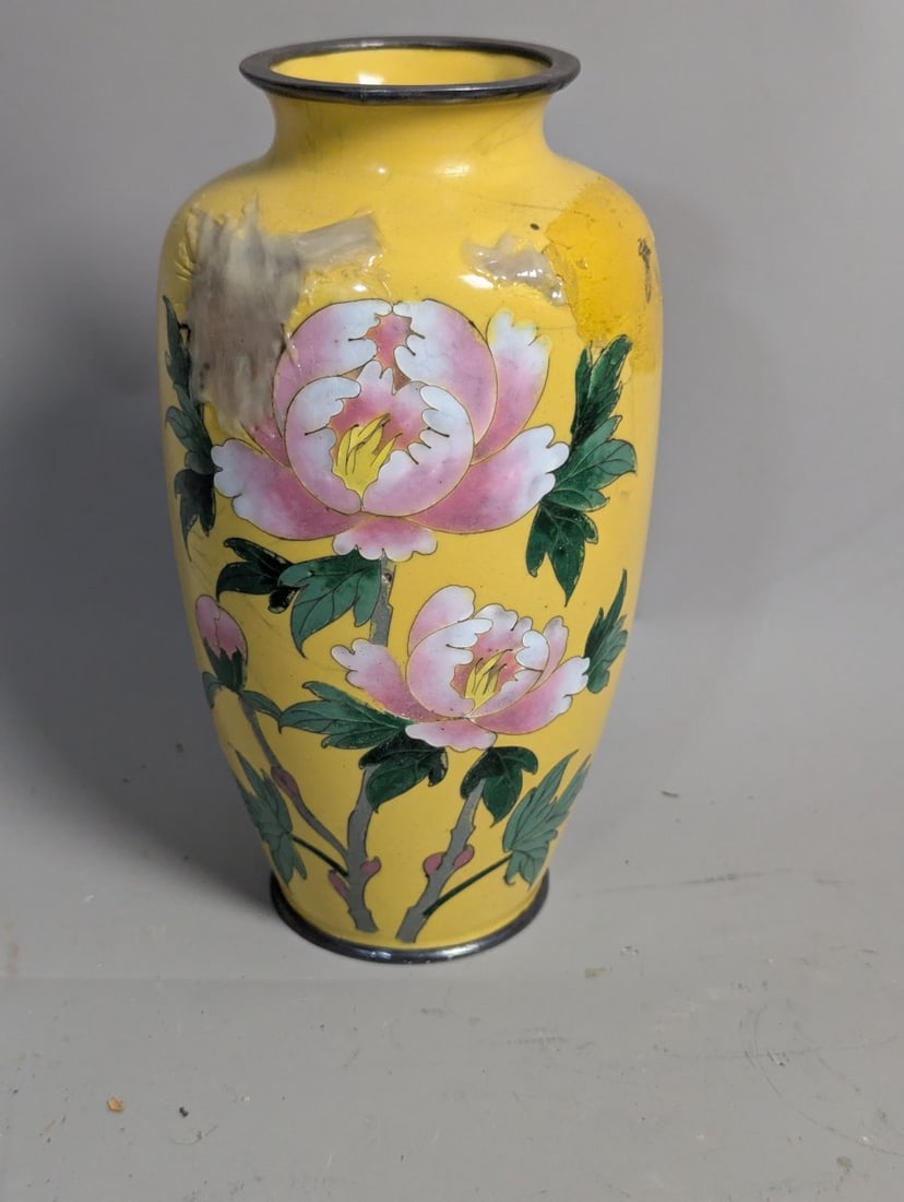 Ando Jubei Company Japanese Cloisonne Enamel Vase with Floral Design: **Important** Please read below description on how to avoid high shipping costs. Offered is a beautifully crafted Japanese cloisonnÃ© vase by the renowned Ando Jubei Company. Standing at 8