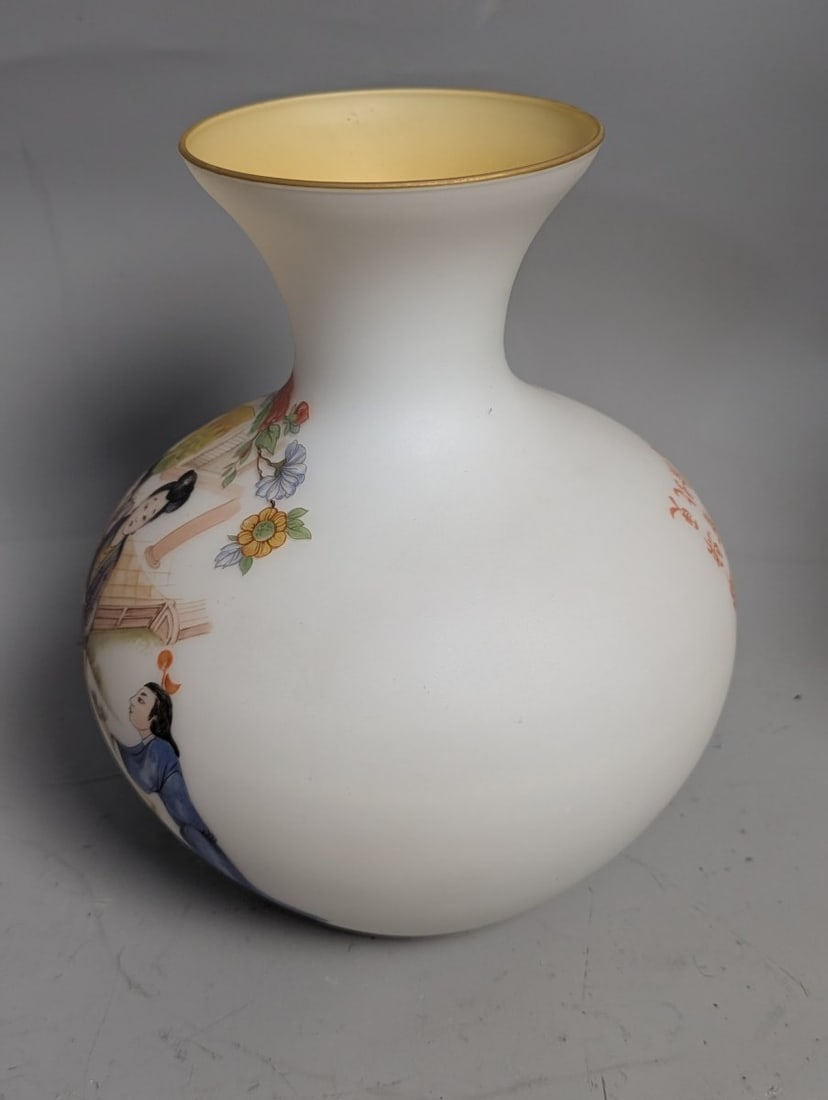 Chinese Hand-Painted Vase Elegant Peking Glass White Satin Decorative Home Art - 5