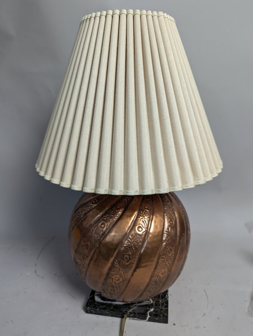 Frederick Cooper Repousse Copper Table Lamp Mid-Century Modern Design: **Important** Please read below description on how to avoid high shipping costs. This stunning Frederick Cooper RepoussÃ© Copper Table Lamp features a striking mid-century modern design