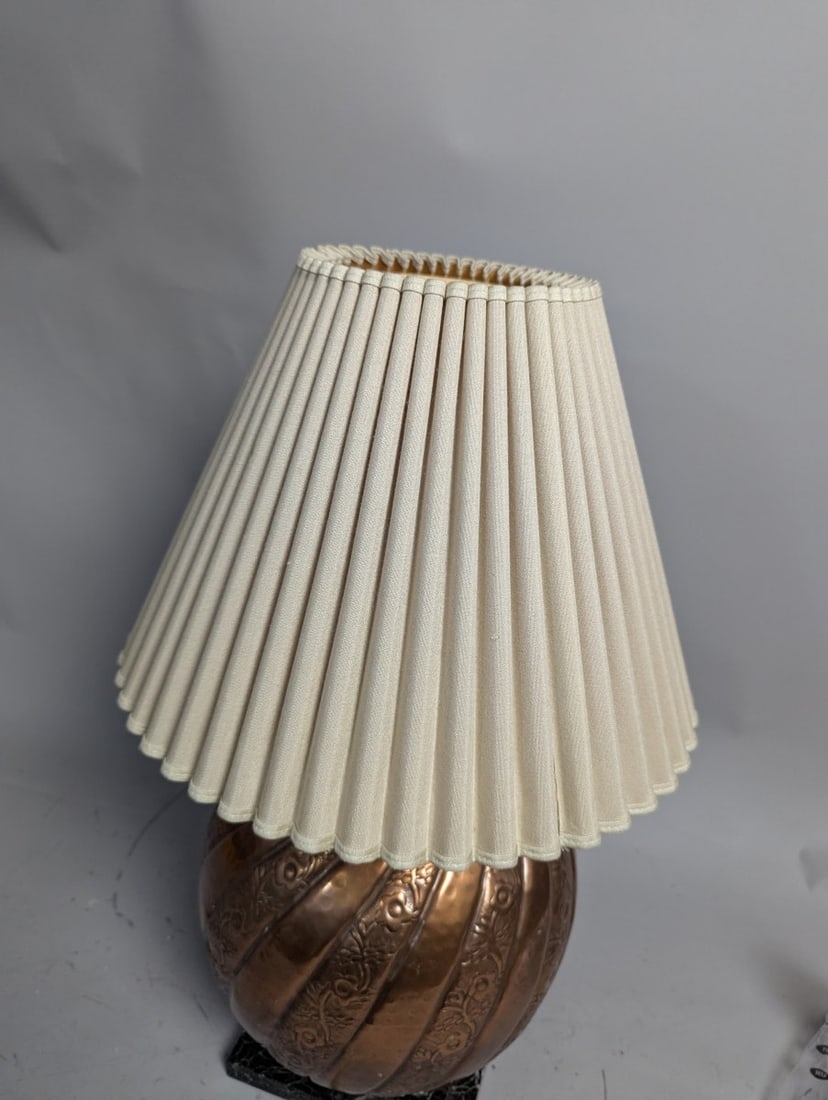 Frederick Cooper Repousse Copper Table Lamp Mid-Century Modern Design - 3